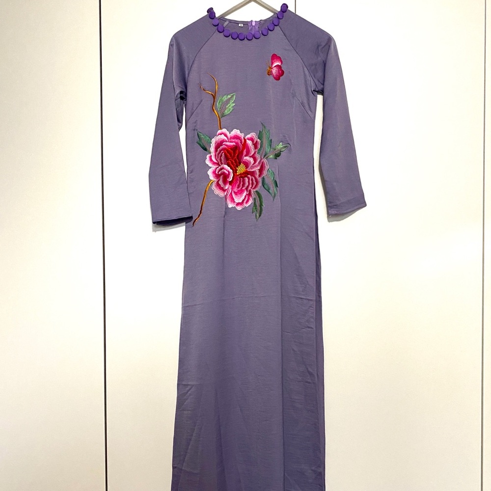 Áo dài. Vietnamese traditional dress. NEW.